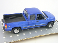 Chevrolet Silverado Extended Cab 1500 Cararama 1:43