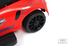 Толокар PORSCHE F005FF-P с родительской ручкой