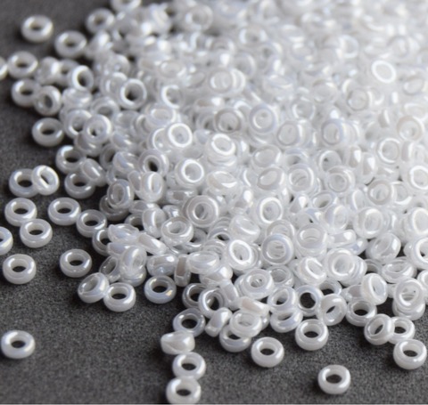 SPR-0420 Бисер-разделитель 2.2*1мм матовый белый жемчужный цейлон/ Spacer beads 2.2*1mm white pearl ceylon