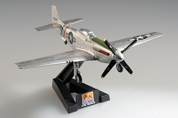 Модель Истребитель ВВС США P-51D Мustang масштаб 1:72