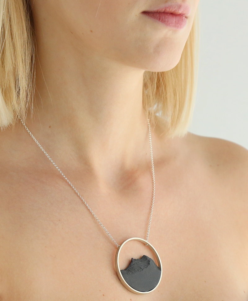 Колье Horizon Circle Black Silver