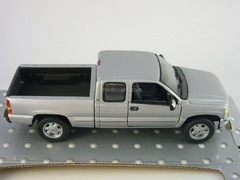 GMC Sierra Extended Cab 2000 Cararama 1:43
