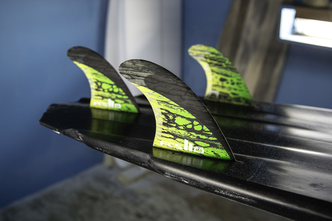 FCS II MB PC Carbon Green Medium Tri Retail Fins