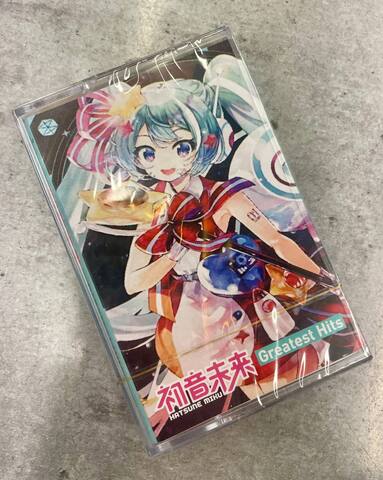 Кассета Hatsune Miku — Greatest Hits (Orange Tape)