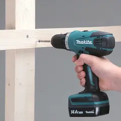 Аккумуляторная дрель-шуруповерт Makita DF457DWLE