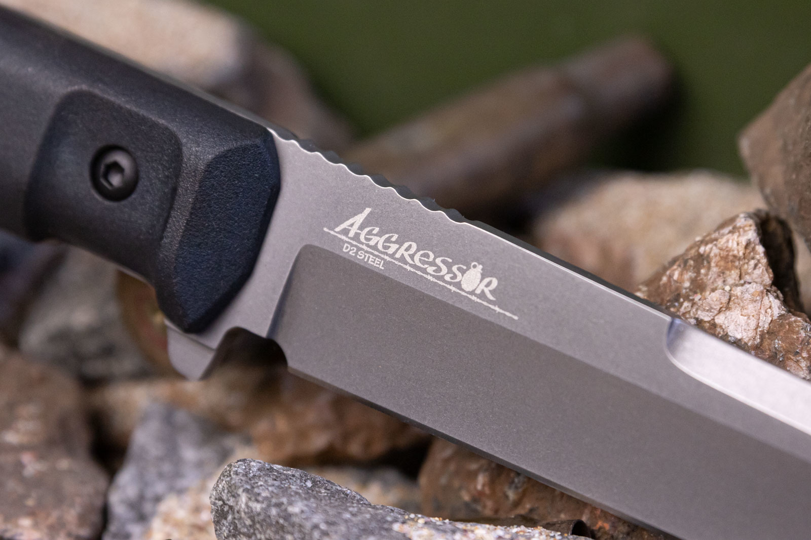 Aggressor D2 TacWash blade and guard detail