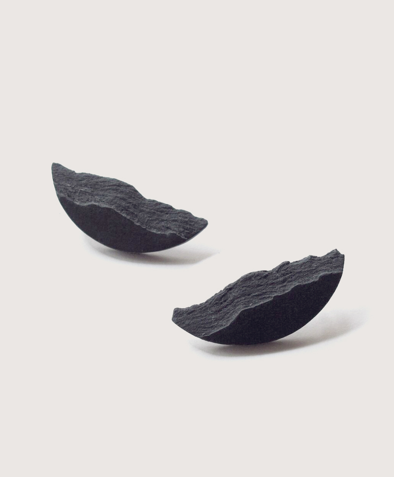 Серьги Curve Black Medium