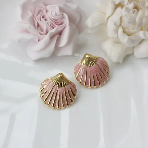 Серьги пусеты Ракушки с эмалью, розовый, 23 мм, сталь, позолота, СГ032