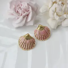 Серьги пусеты Ракушки с эмалью, розовый, 23 мм, сталь, позолота, СГ032