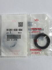 Сальник переднего колеса Honda 91201-KS6-004 размер 26X37X7