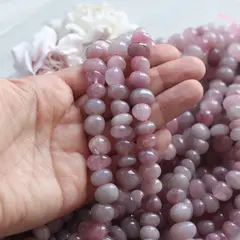 Фиолетовый мадагаскарский розовый кварц, галтовка, 6-10 на 11-15 мм, нить 36 см, К104