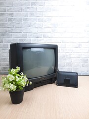 ТВ АНТЕННА КОМНАТНАЯ ЦИФРОВАЯ АКТИВНАЯ НАПРАВЛЕННАЯ ТРИАДА-3303/antenna.ru