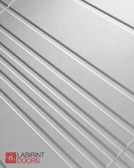 Входная дверь белая Лабиринт Trendo (Трендо) 30 Серый софт рельеф / Белый камень
