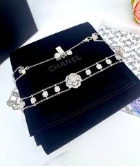 Браслет CHANEL с подвеской роза коллекция Bouton de CAMELIA white VGOLD