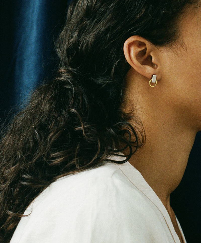 Серьги Orbit Studs Ecru
