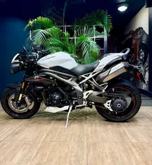 TRIUMPH SPEED TRIPLE 1050 RS