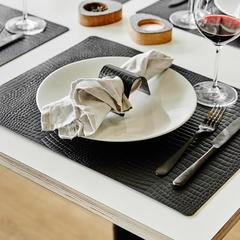 Подстановочная салфетка прямоугольная 35x45 см LindDNA Croco black 98326