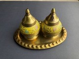 K14232 Набор для специй, латунь, эмаль. Солонка, перечника 7,5х5 см., подставка 13х9 K14232 Набор для специй, латунь, эмаль. Солонка, перечника 7,5х5 см., подставка 13х9