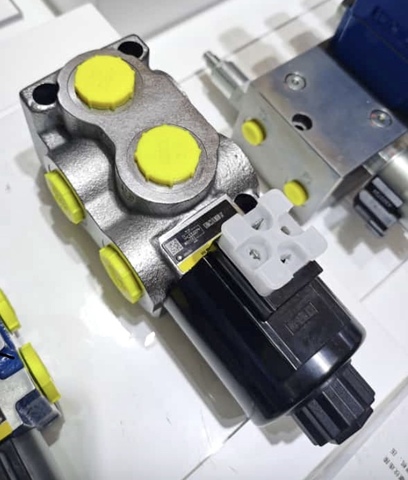 Фото JYT-MH10WE10/CG12IN9Z5L - Дивертор электрический, 12В, 140 л/мин, G3/4