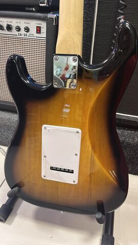 FENDER SQUIER BULLET TREM BSB электрогитара, цвет санберст