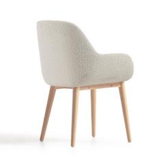 Стул Konna из белой ткани букле с ножками из массива ясеня