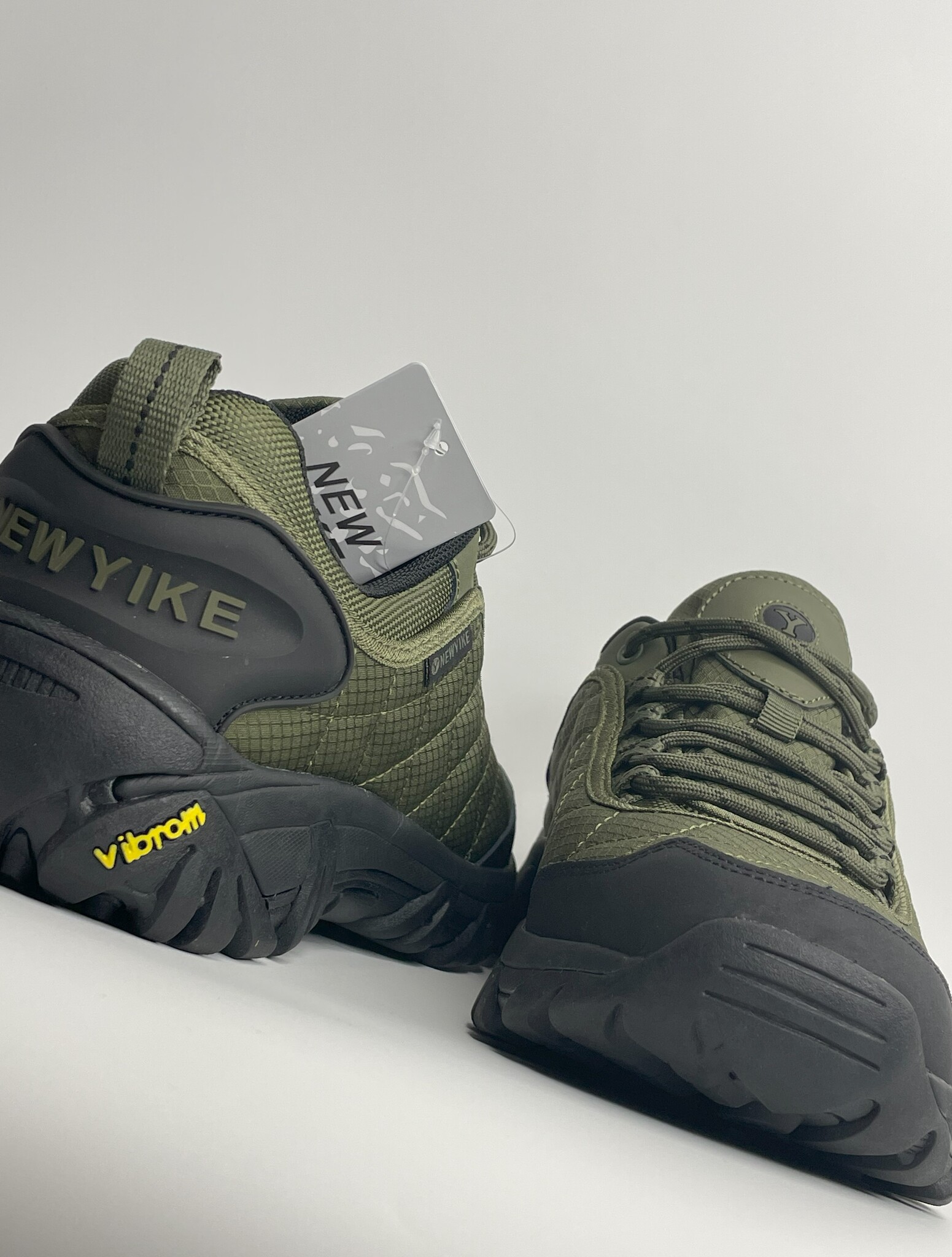 Кроссовки New Yike с подошвой Vibram