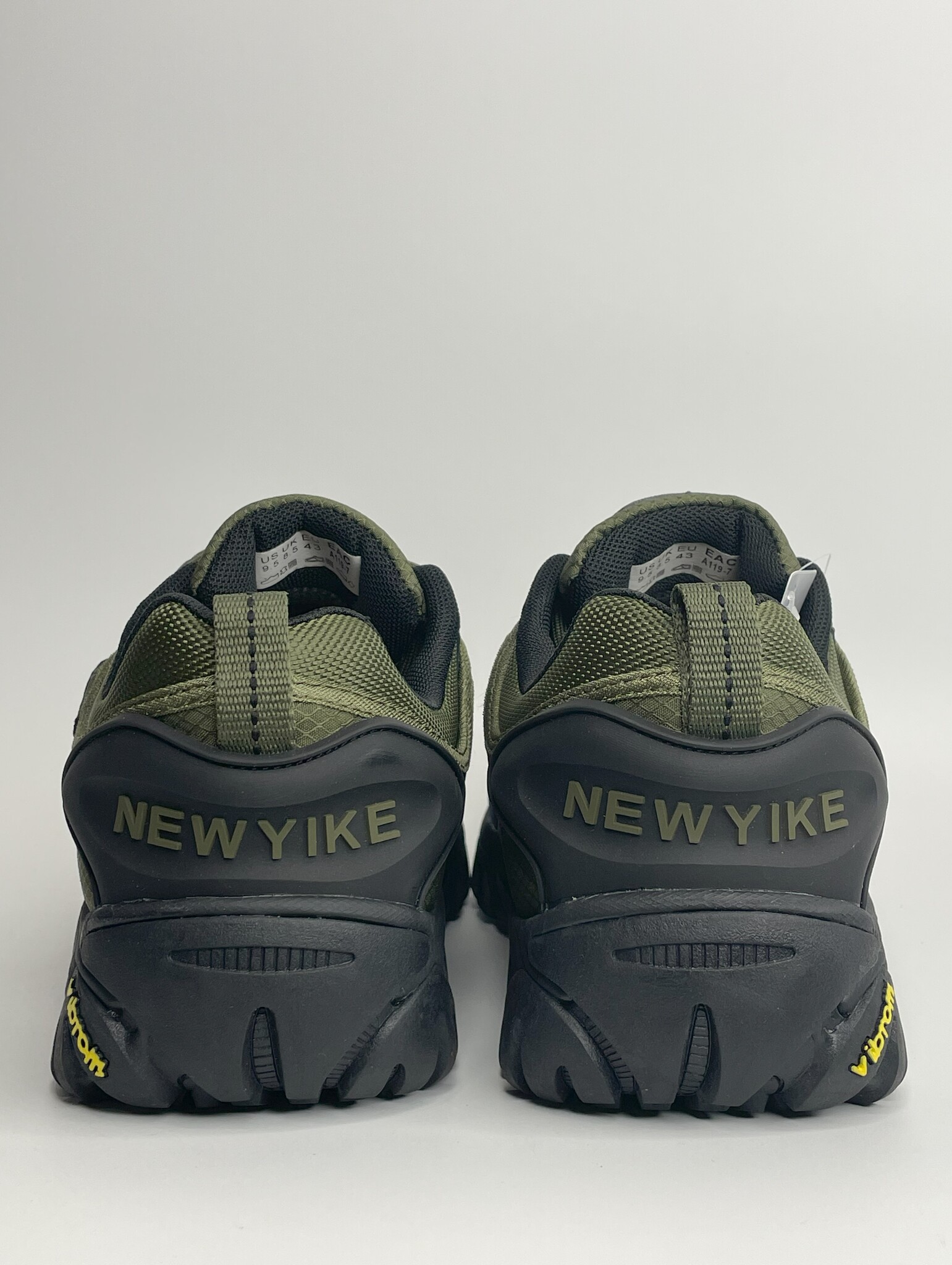 Кроссовки New Yike с подошвой Vibram