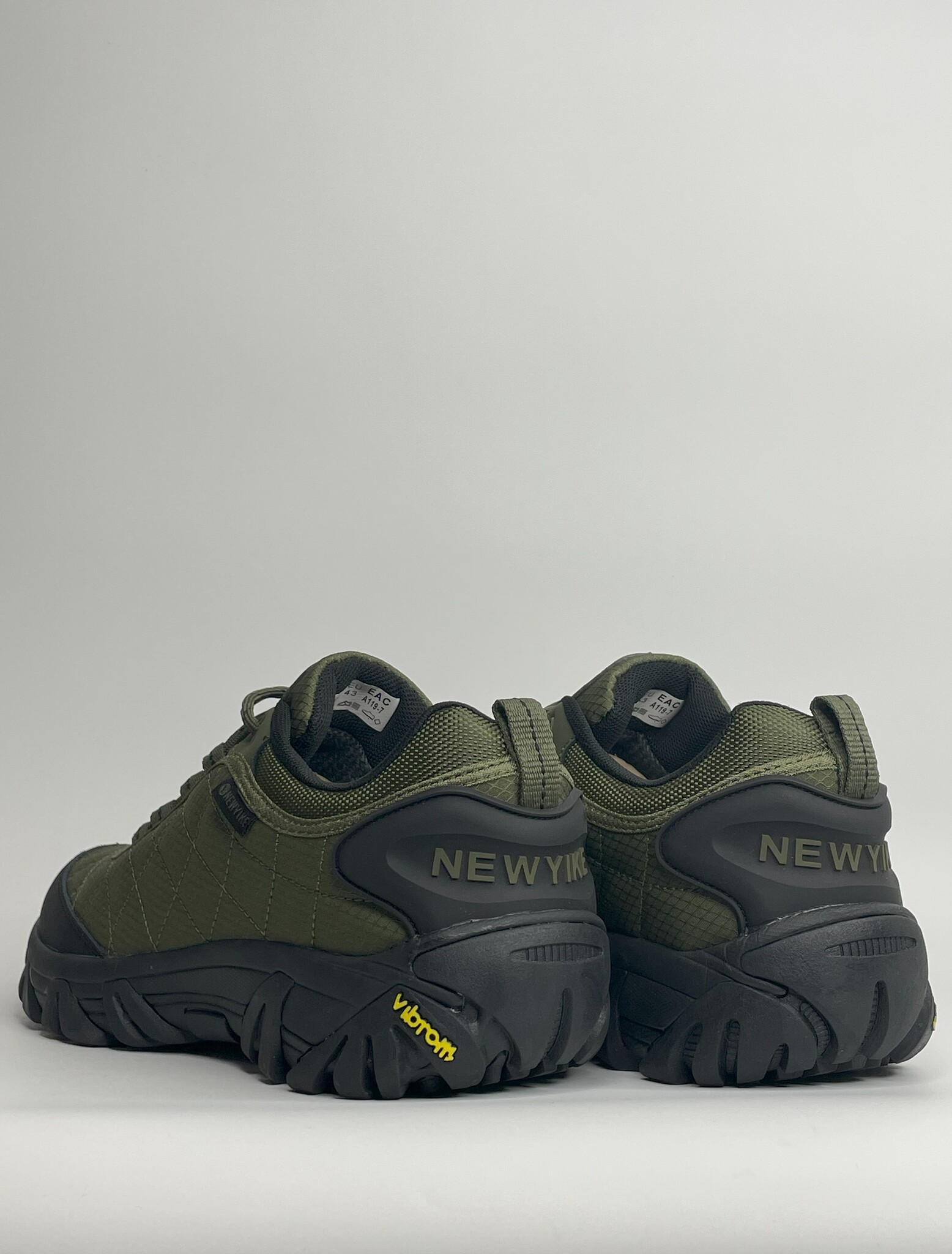 Кроссовки New Yike с подошвой Vibram