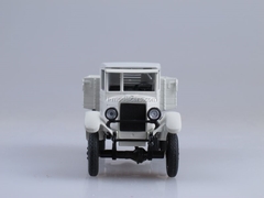 ZIS-32 board white 1:43 Nash Avtoprom