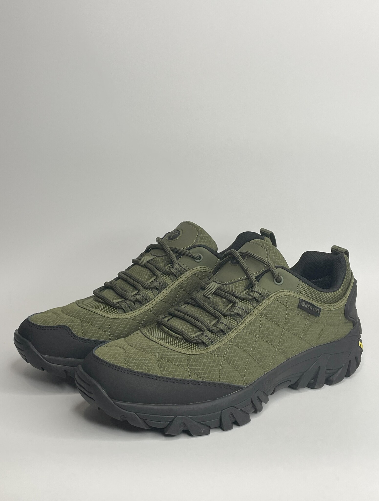 Кроссовки New Yike с подошвой Vibram