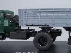 MAZ-200V with semitrailer MAZ-5215 1:43 Start Scale Models (SSM)