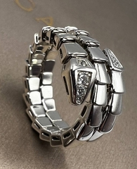 Кольцо ЗМЕЯ-SERPENTI двойное lux качество white VGOLD