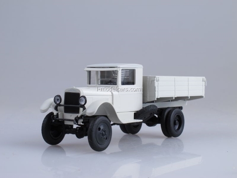 ZIS-32 board white 1:43 Nash Avtoprom