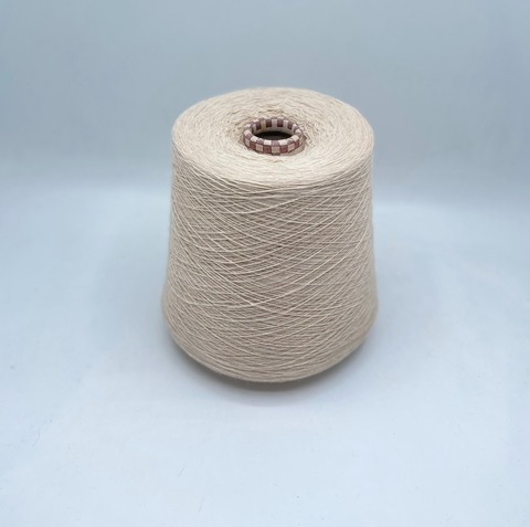 Бобинная пряжа (пр.Италия),1500м/100 гр. 80%шерсть, 20%полиамид, цвет-Светло-бежевый,арт-31830