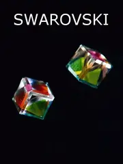 Серьги-гвоздики Миражи с зелеными кубиками-хамелеонами Swarovski