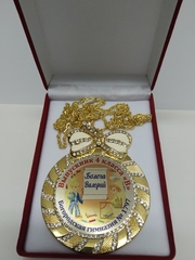 Медаль со стразами 
