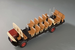 LIAZ-158V beige-burgundy Classicbus 1:43