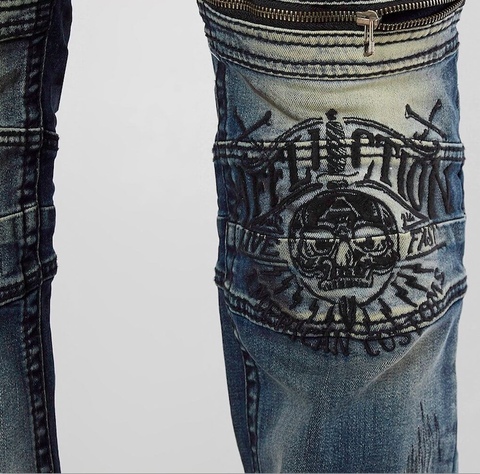Affliction | Джинсы мужские ACE FALLEN BENJI 110SS200 принт спереди