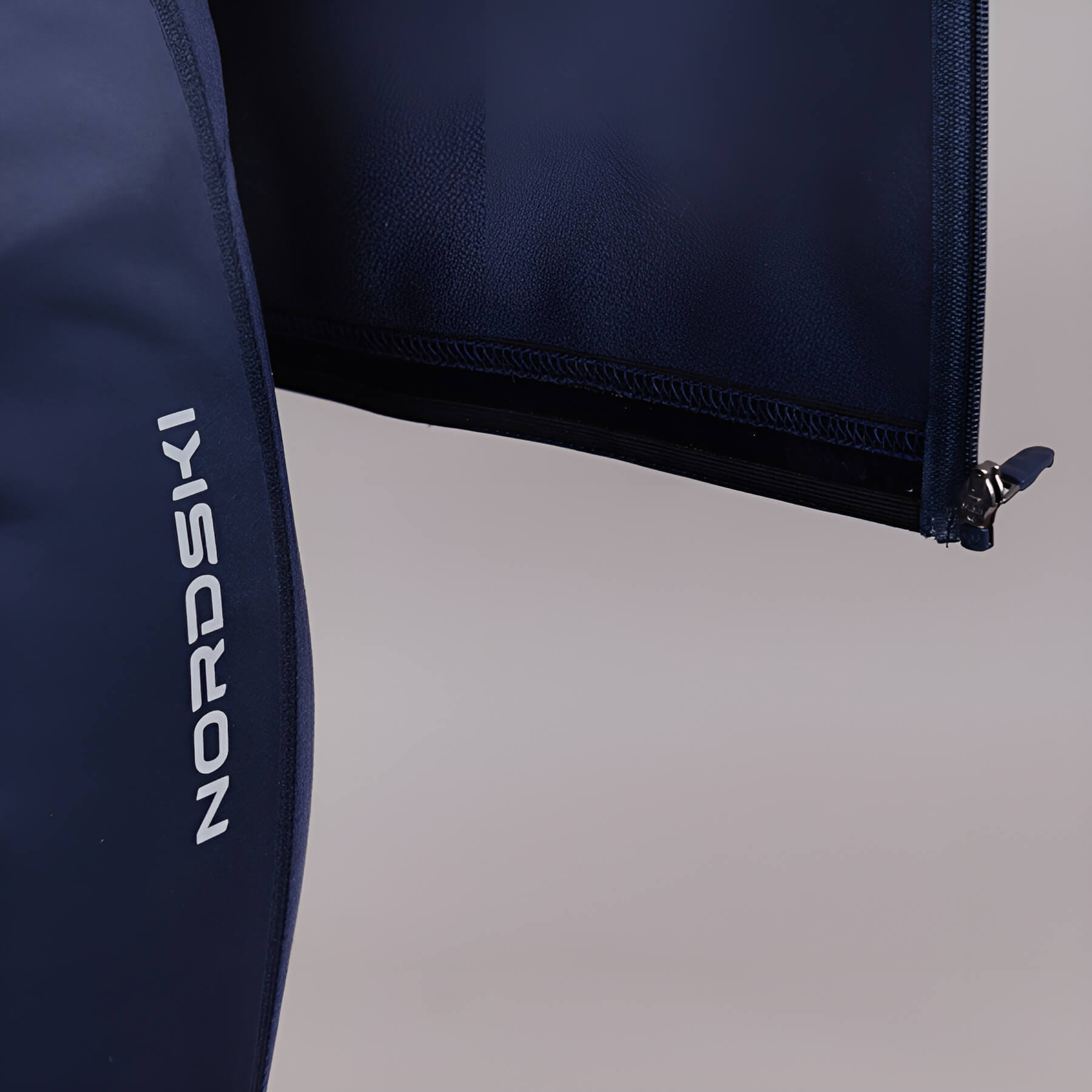 Женская разминочная куртка Nordski Premium blueberry-red - 11