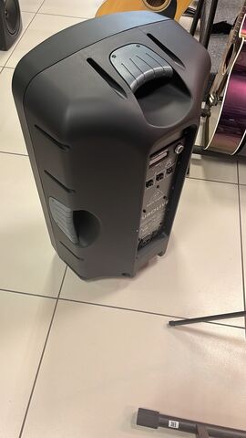 BEHRINGER B15X активная 2-полосная акустическая система с динамиком 15', в пластиковом корпусе, мощность 1000 Вт, усилитель клас