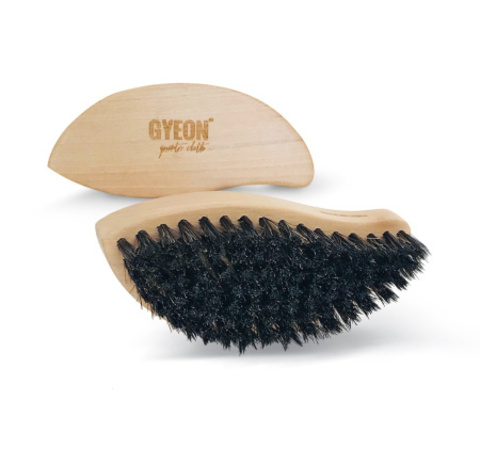 GYEON Щетка из конского волоса для очистки кожи Q2M LeatherBrush