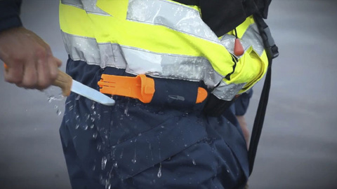 Нож Morakniv Floating Serrated стальной разделочный, лезвие: 94 mm, серрейт. заточка оранжевый (13131)