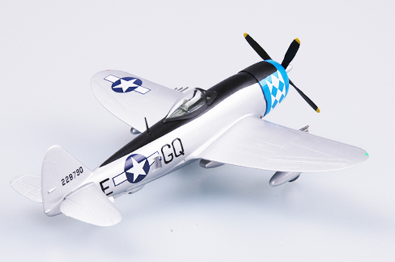 Модель Американский Истребитель бомбардировщик P-47D Trunderbolt масштаб 1:72