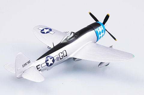 Модель Американский Истребитель бомбардировщик P-47D Trunderbolt масштаб 1:72