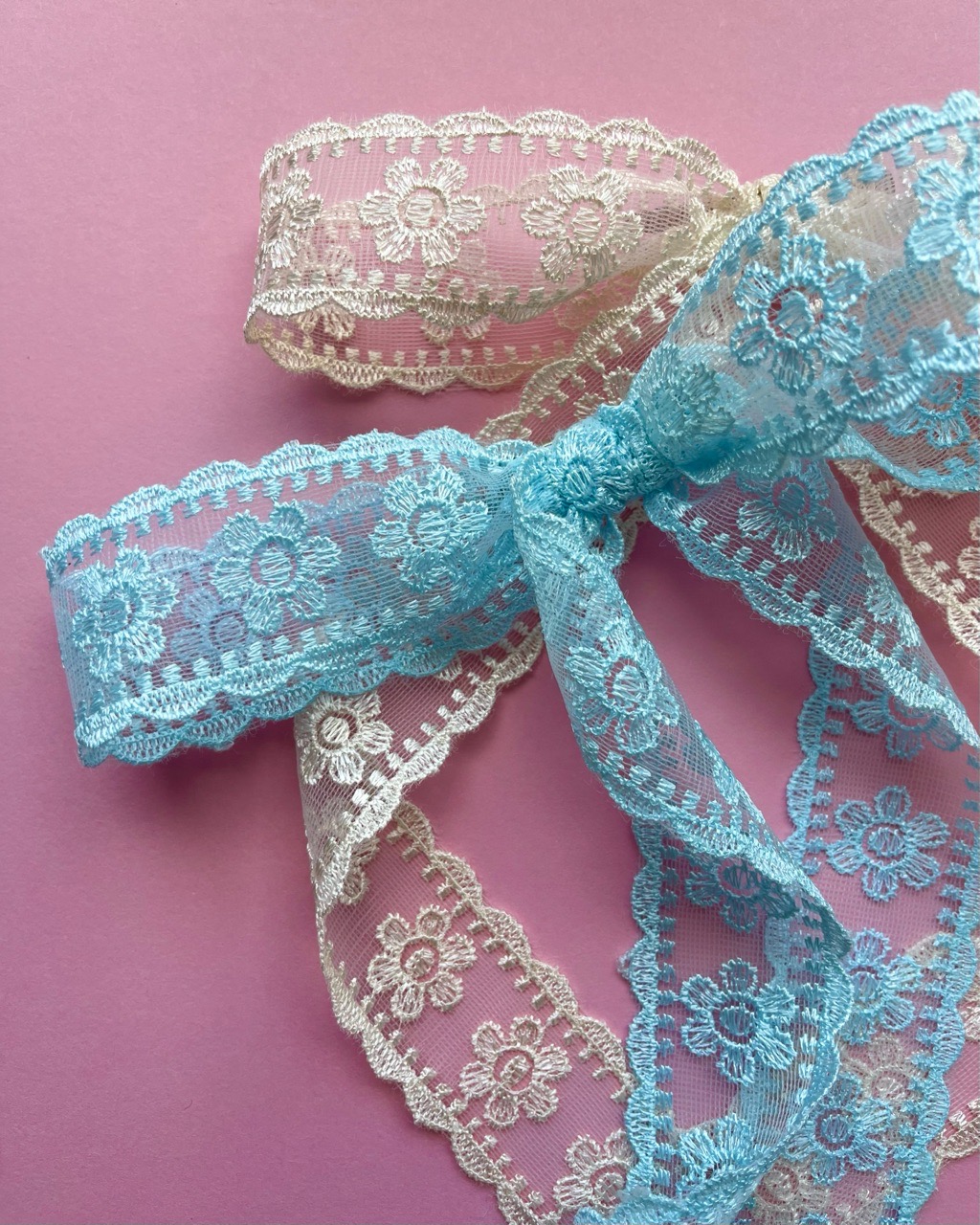 Бант из кружева LUNA