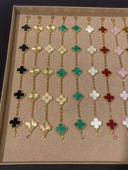 braslet-vca-kollekciya-alhambra-5-motivov-klever-yellow-vgold