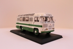 PAZ-672 white-green Classicbus 1:43