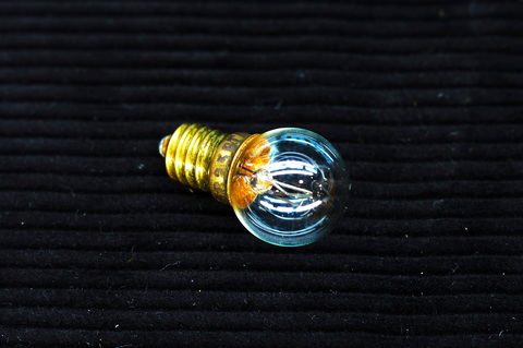 Лампочка 6.5 v 2.5 свечей