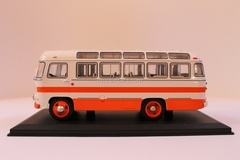 PAZ-672 white-red Classicbus 1:43