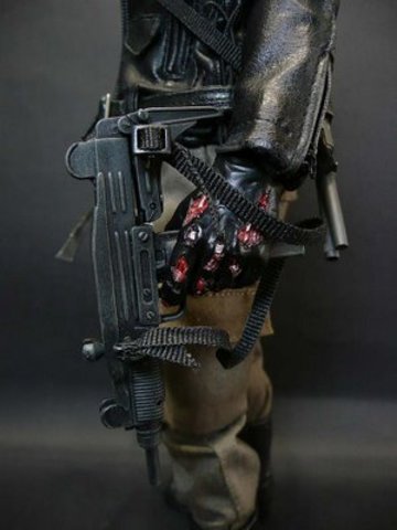 Фигурка Терминатор Т-800 из фильма Терминатор Hot Toys